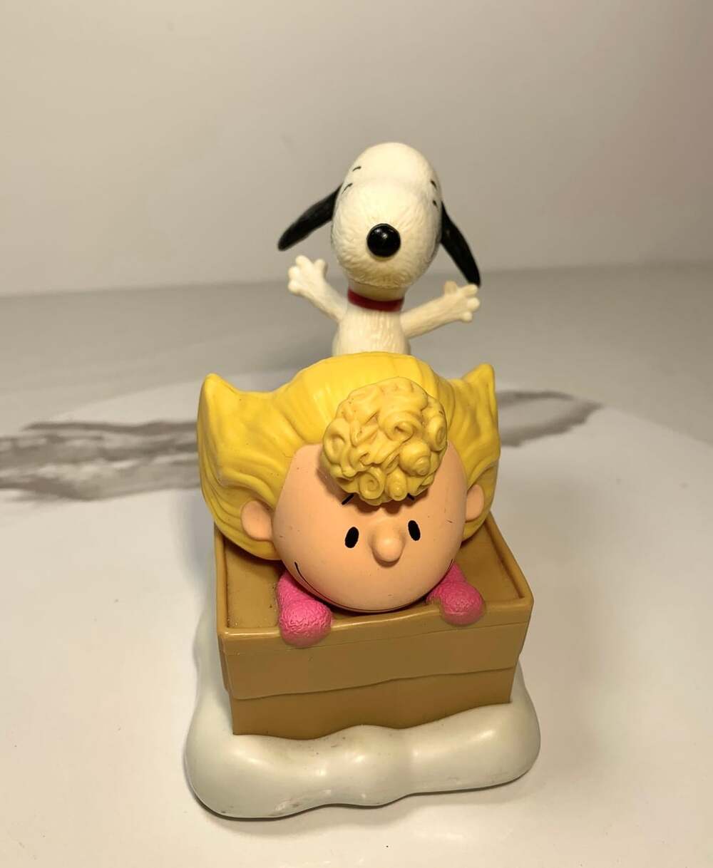 Peanuts snoop & Lucy Mc Donald’s Toy